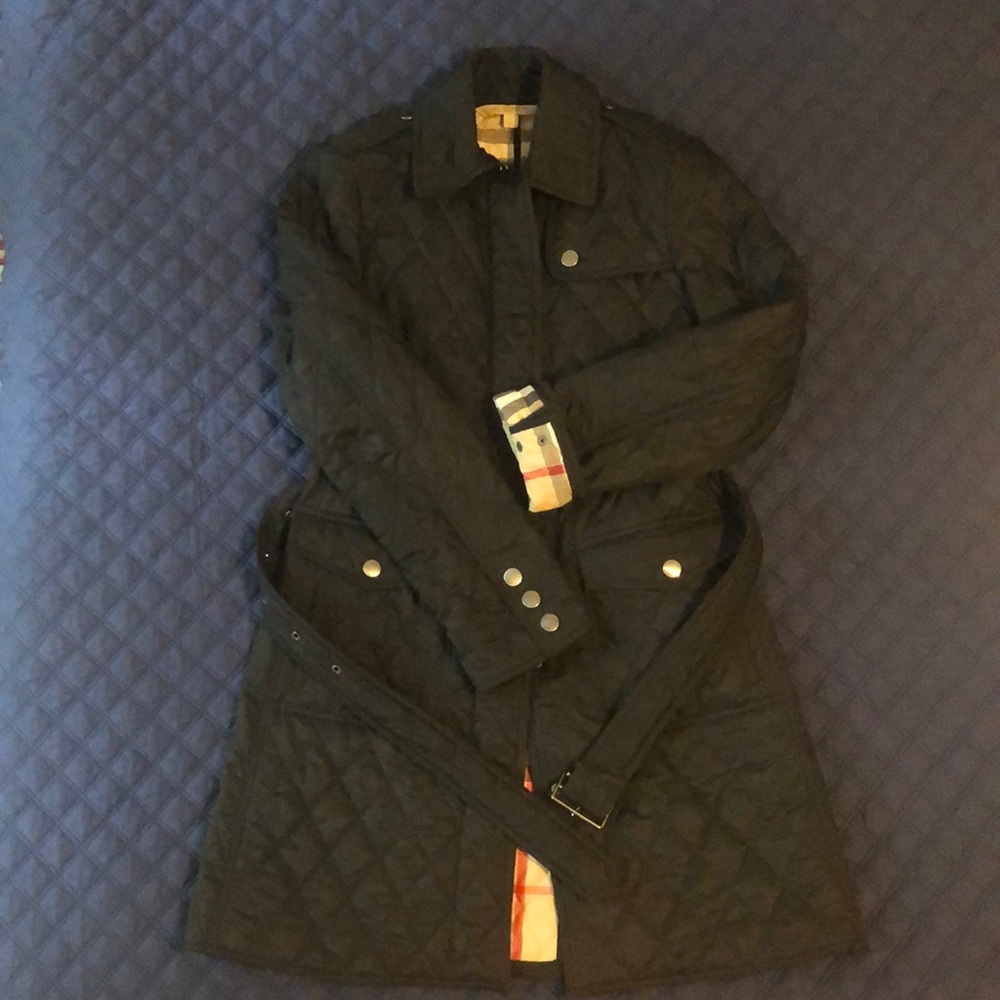Burberry coat. Size S. Like new condition.